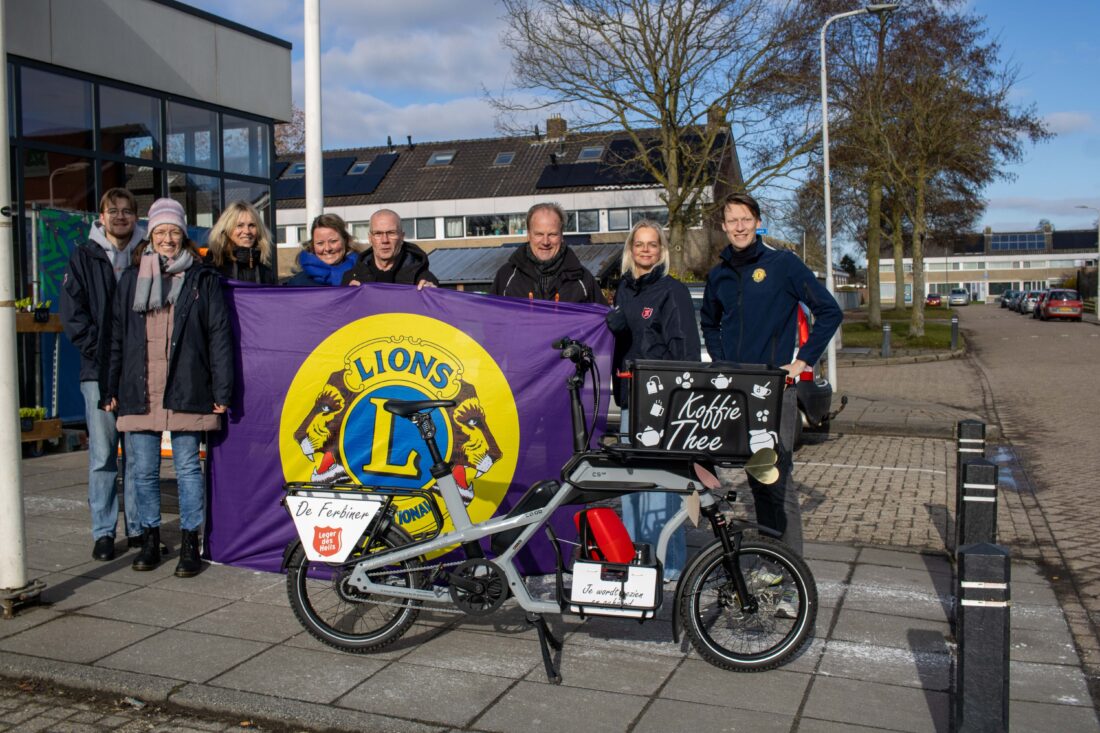 Feestelijke overhandiging koffiebakfiets: samen tegen eenzaamheid in Dokkum