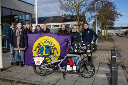 Feestelijke overhandiging koffiebakfiets: samen tegen eenzaamheid in Dokkum